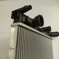 廠家直銷汽車水箱散熱器適用奔馳W204鋁塑材質(zhì)汽車散熱現(xiàn)貨批發(fā)