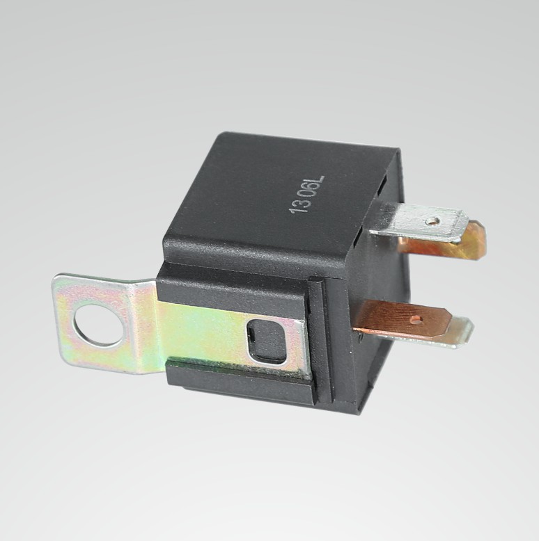 廠家供應12V/24V 40A汽車繼電器四腳含插座塑背汽車繼電器