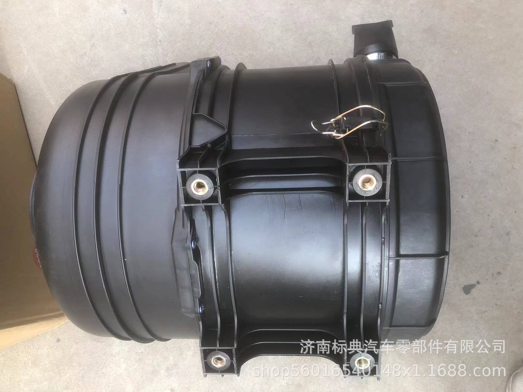 WG9725191820空氣濾清器適用于重汽豪沃T5T7汕德卡汽車
