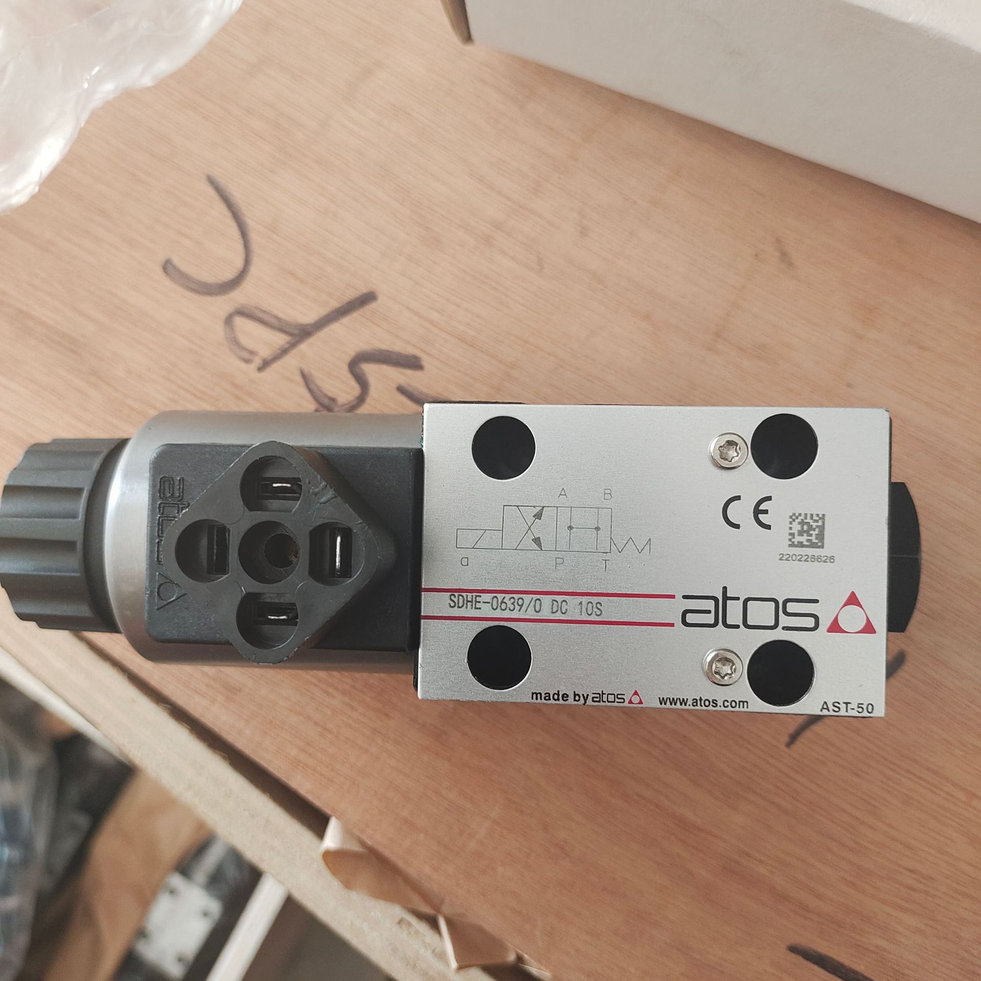 ATOS阿托斯液壓電磁換向閥SDHE-0639/0 24DC 現(xiàn)貨庫存 優(yōu)惠